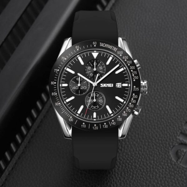 SKMEI 9253 Men's Top Luxury Chronograph Multifunction Silicone Strap Quartz Movement Watch -Silver/Black