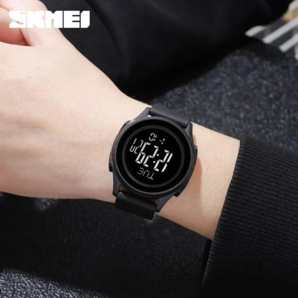 SKMEI 1893 Men's Fashion Outdoor Sport Multifunctional 5ATM Waterproof Watch - Black - Image 3